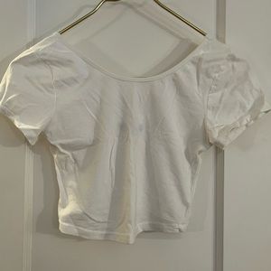 Brandy Melville Short Sleeve Crop Top